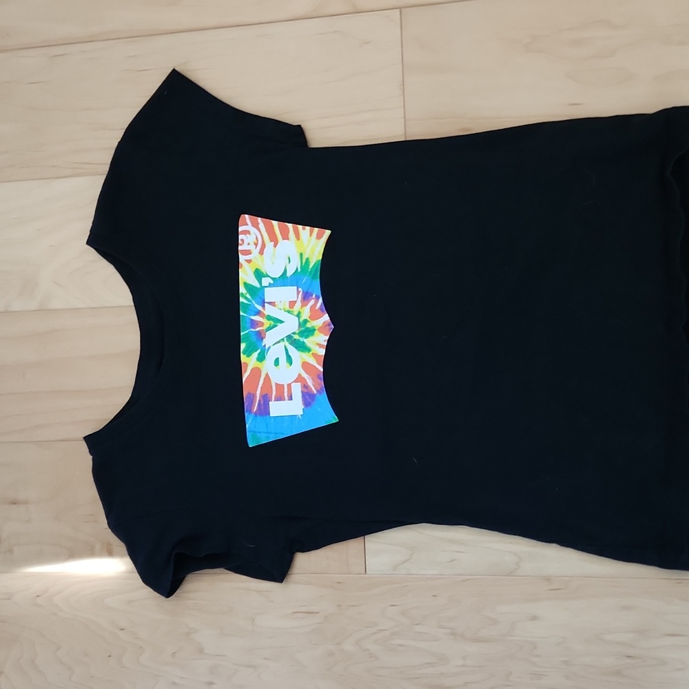 Kids size large Black Levi shirt with tie dye logo